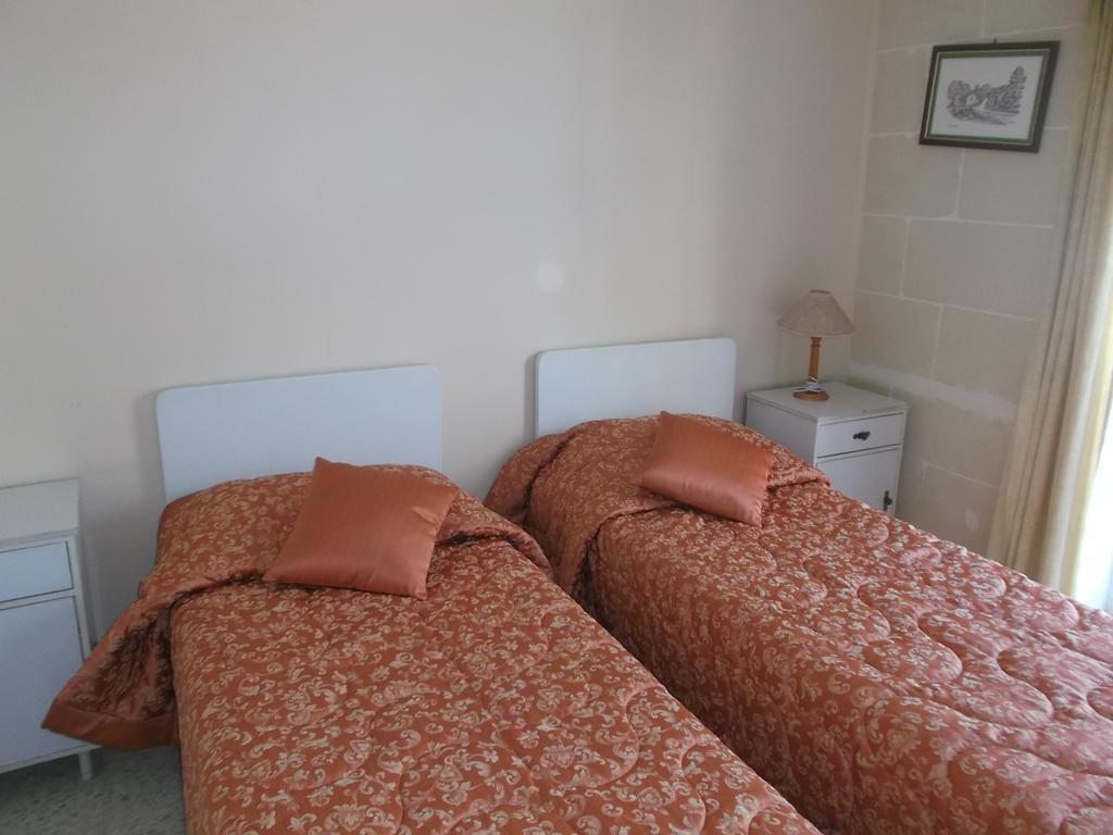 Ta' Karmni Marsalforn Room photo